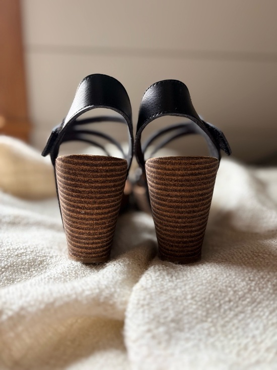 Blowfish Wedge Sandal black, size 6 - Picture 3 of 4